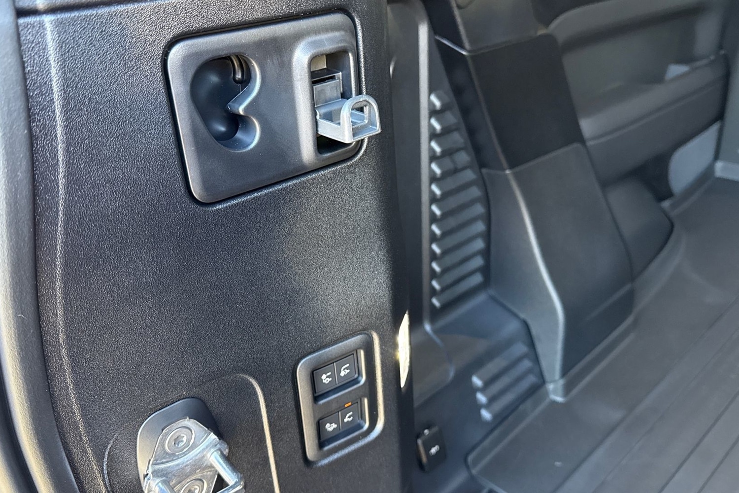 Used Land Rover Defender 90 2025 for sale - 76789731: Photo 28