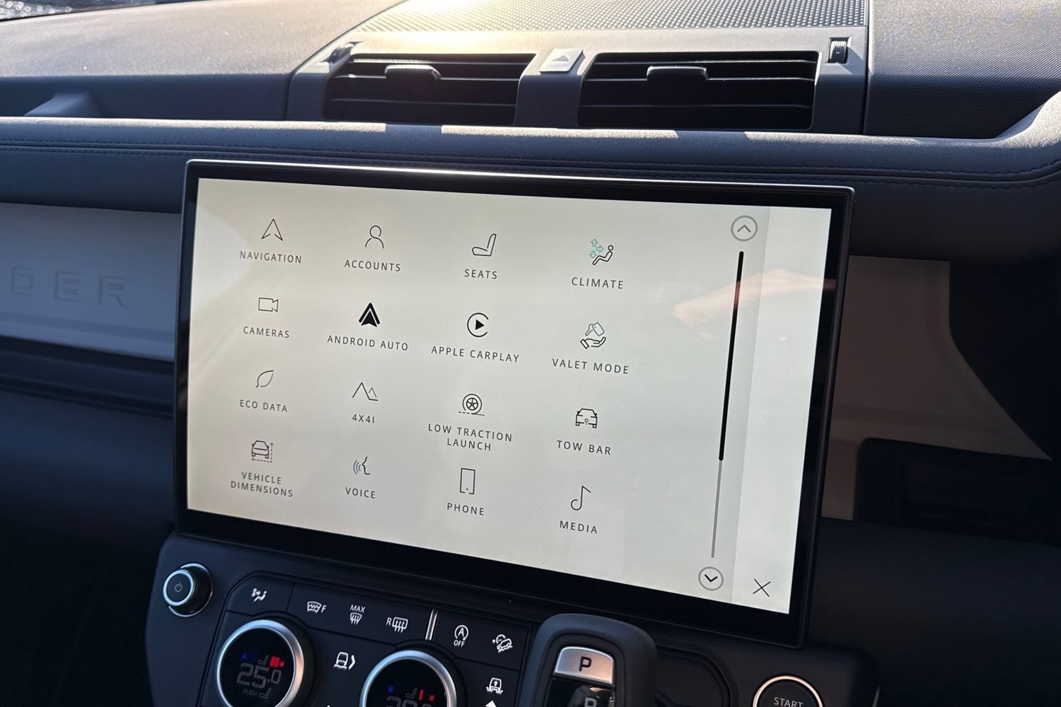 Used Land Rover Defender 90 2025 for sale - 76789731: Photo 37