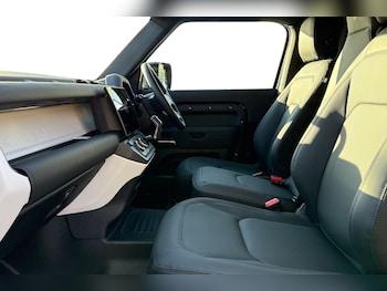 Used Land Rover Defender 90 2025 for sale - 76789731: Photo