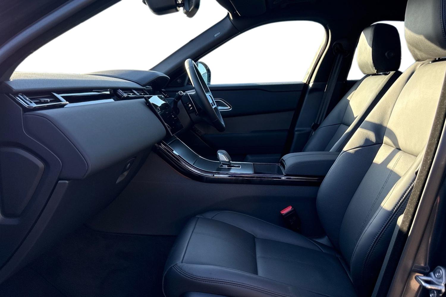 Used Land Rover Range Rover Velar 2024 for sale - 77093628: Photo 3