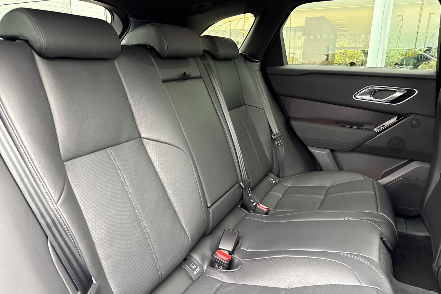 Used Land Rover Range Rover Velar 2025 for sale - 76416584: Photo 12