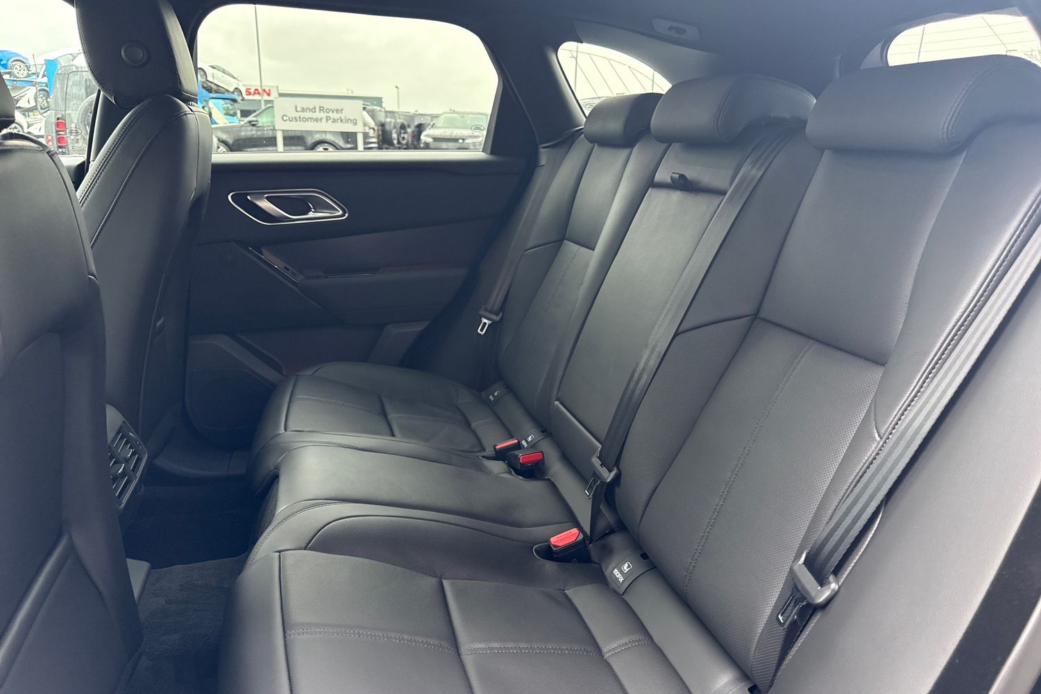 Used Land Rover Range Rover Velar 2025 for sale - 76416584: Photo 13