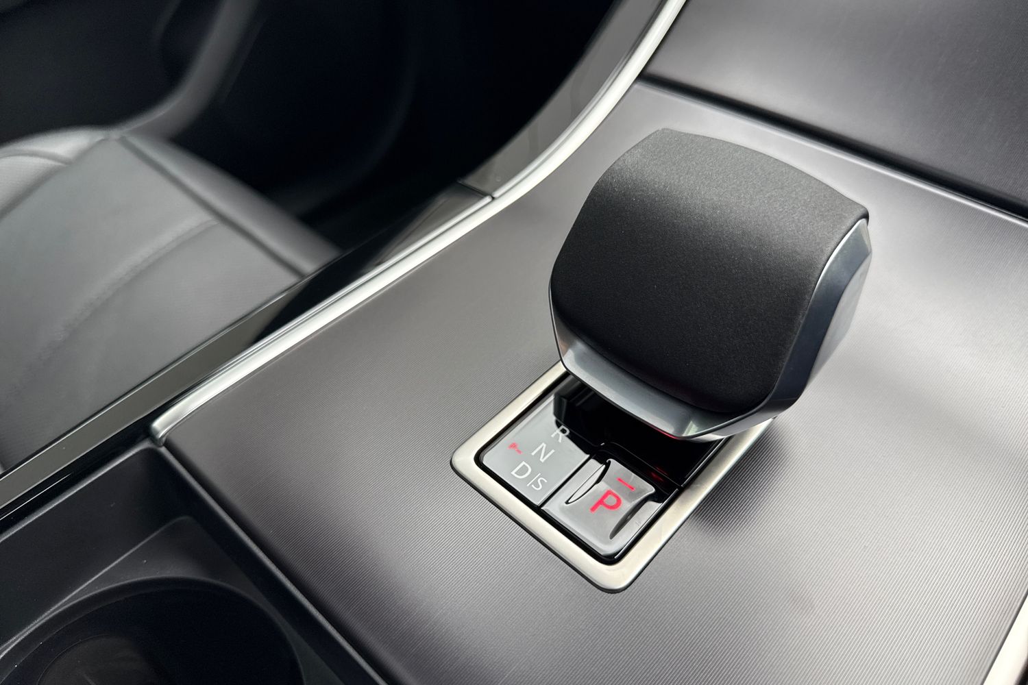 Used Land Rover Range Rover Velar 2025 for sale - 76416584: Photo 16