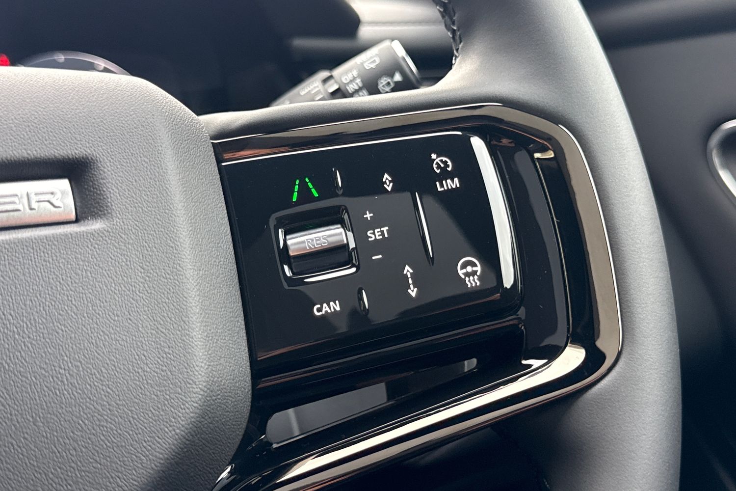 Used Land Rover Range Rover Velar 2025 for sale - 76416584: Photo 18