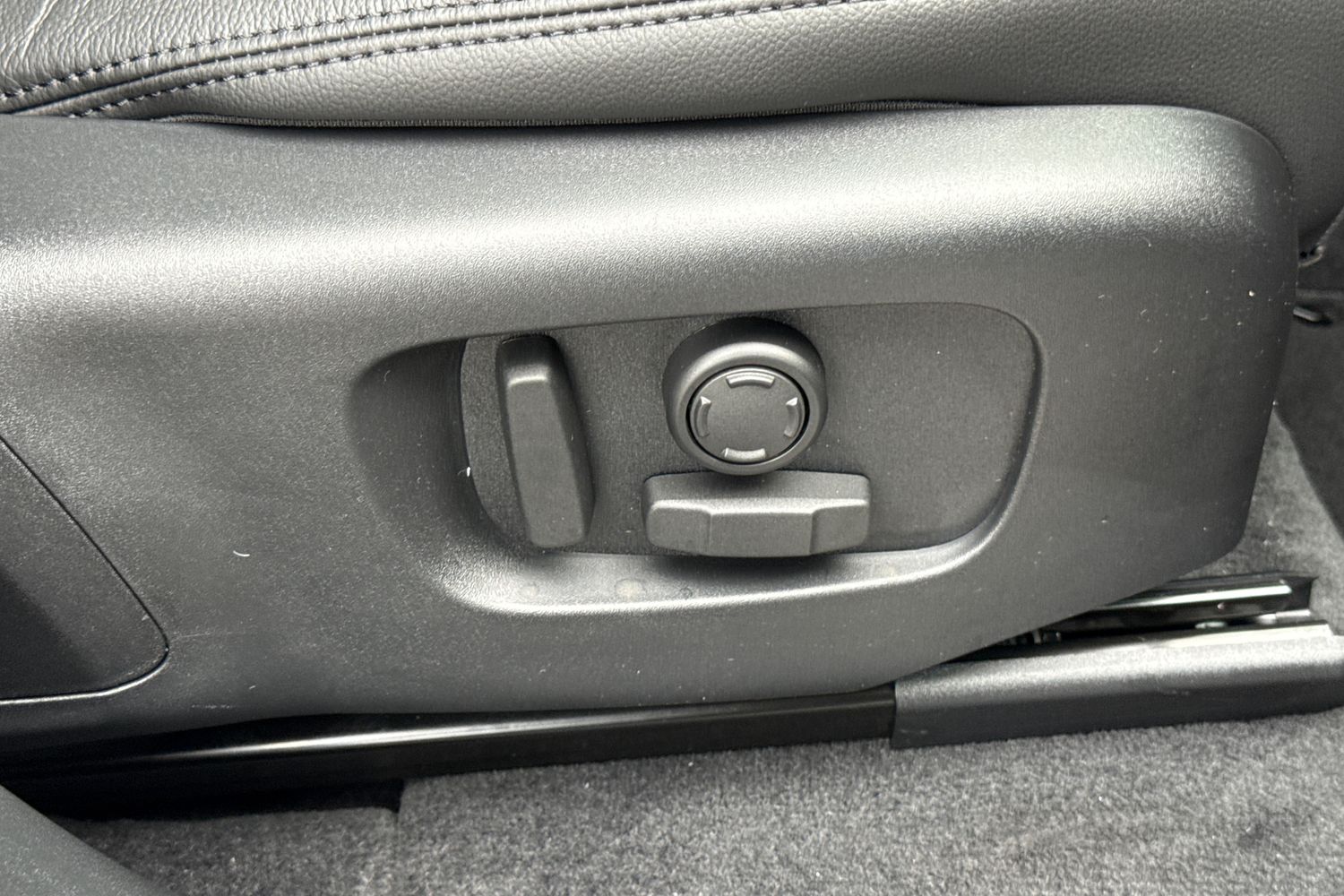 Used Land Rover Range Rover Velar 2025 for sale - 76416584: Photo 31