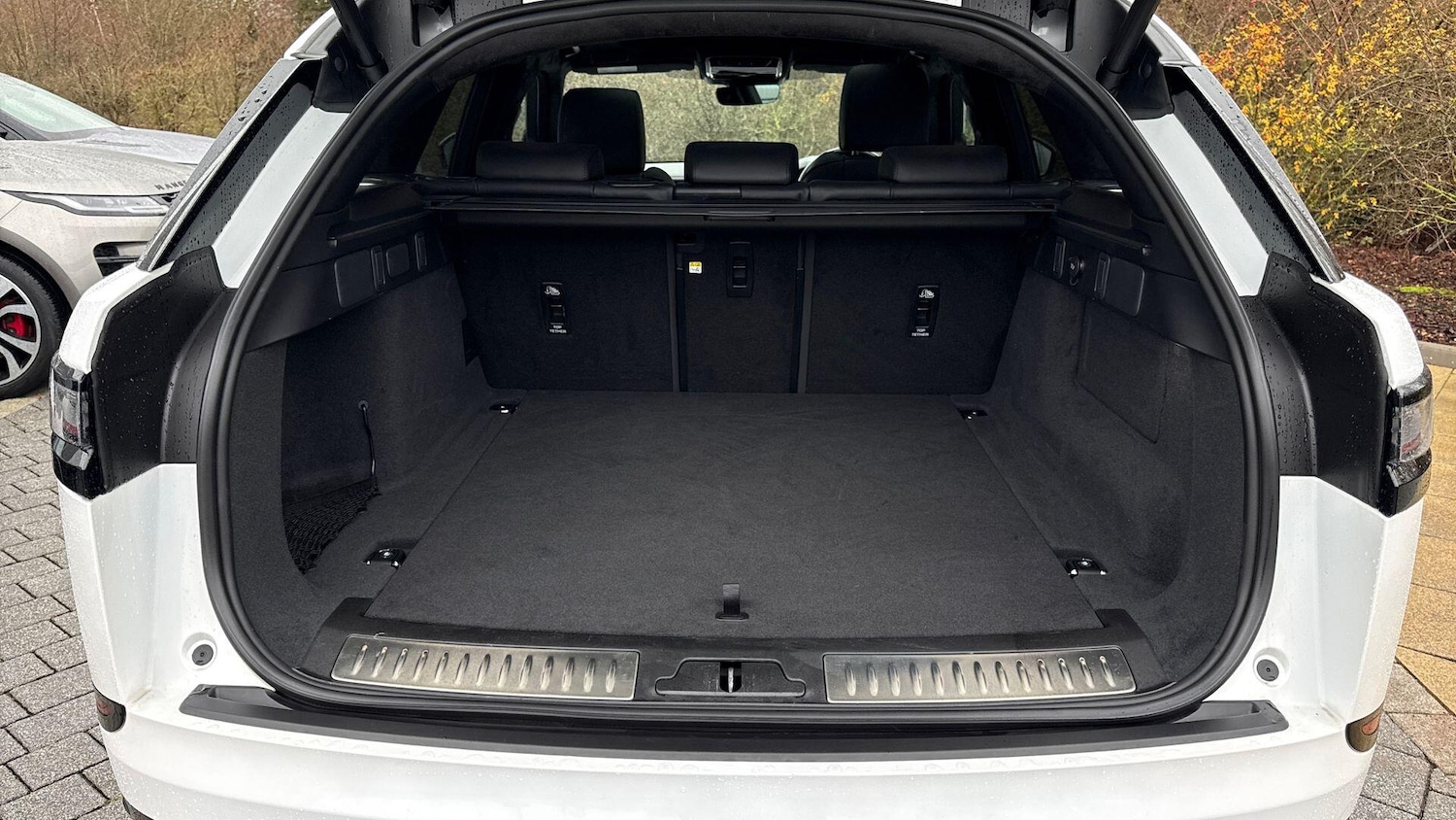 Used Land Rover Range Rover Velar 2025 for sale - 77557469: Photo 10