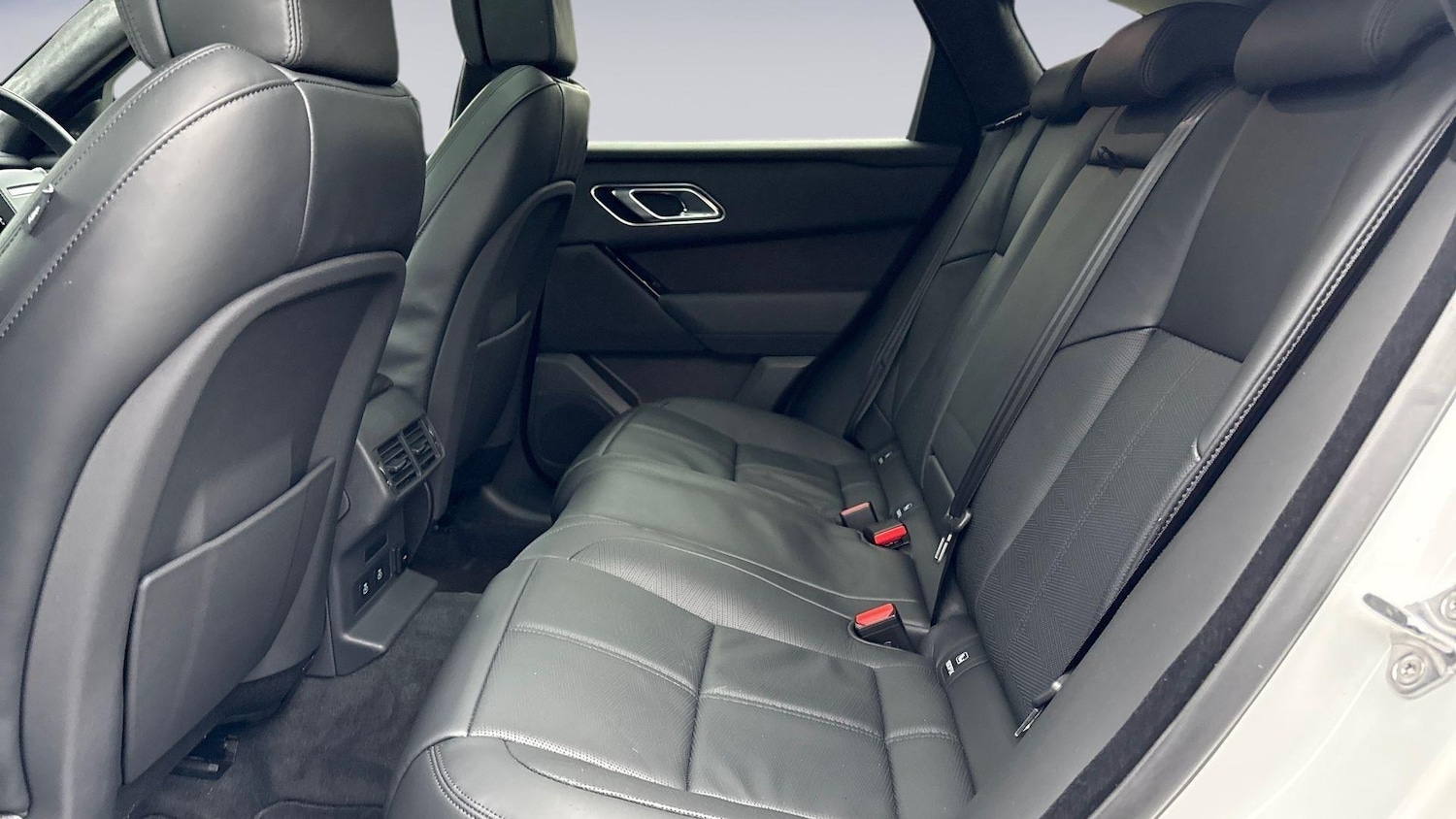 Used Land Rover Range Rover Velar 2025 for sale - 77557469: Photo 4