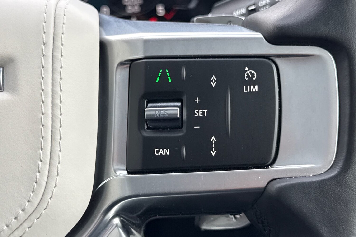 Used Land Rover Discovery 2024 for sale - 77399678: Photo 32