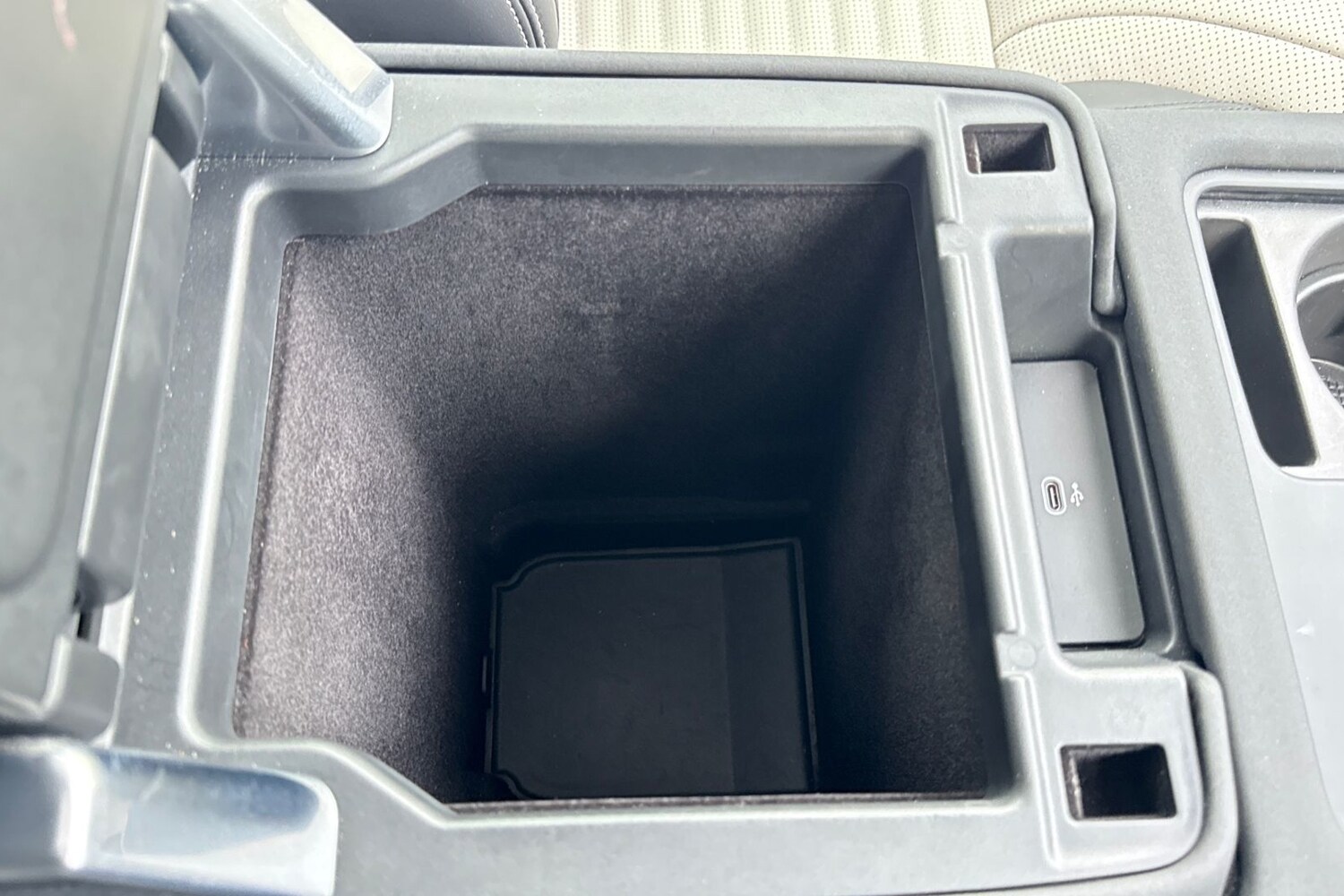 Used Land Rover Discovery 2024 for sale - 77399678: Photo 45