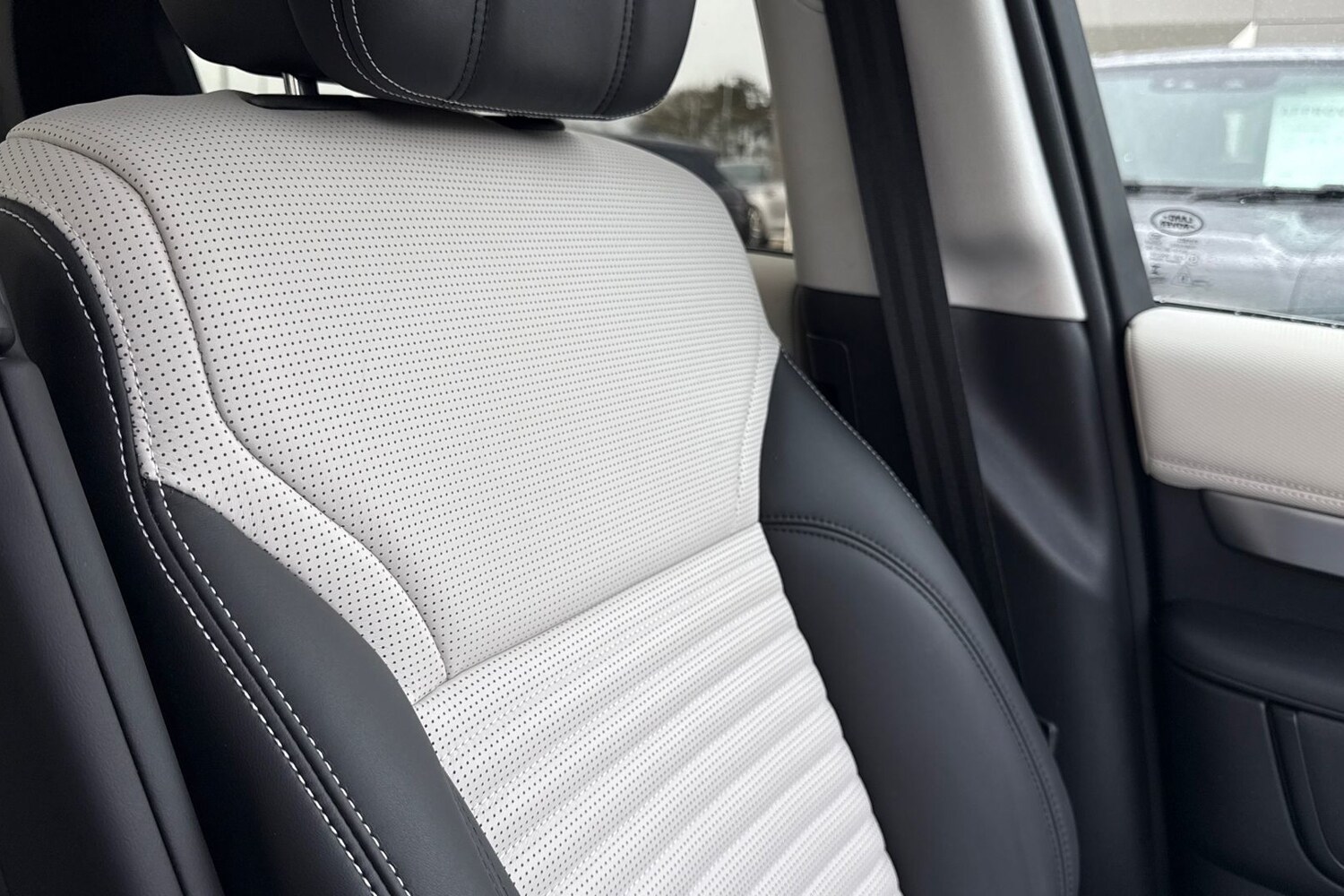 Used Land Rover Discovery 2024 for sale - 77399678: Photo 46