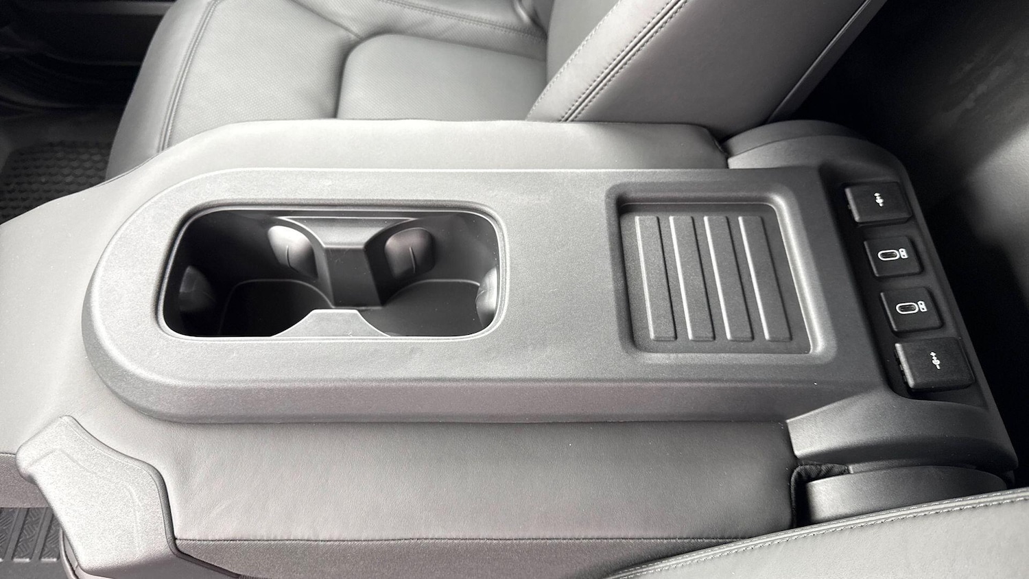 Used Land Rover Defender 2026 for sale - 78016190: Photo 22