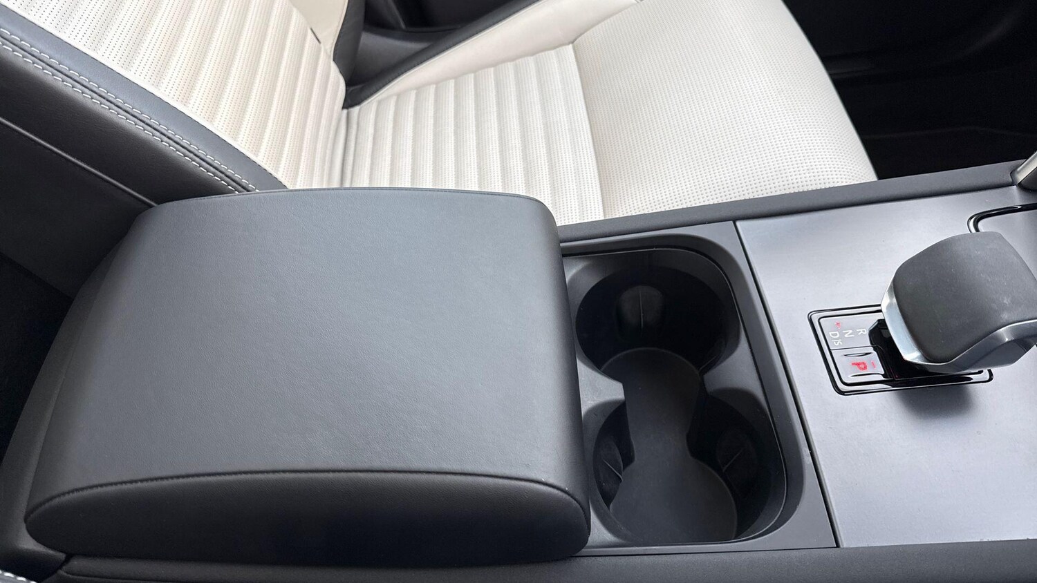 Used Land Rover Discovery Sport 2024 for sale - 77557427: Photo 50