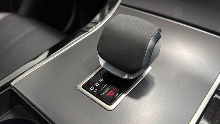 Used Land Rover Range Rover Velar 2023 for sale - 77199438: Photo 13