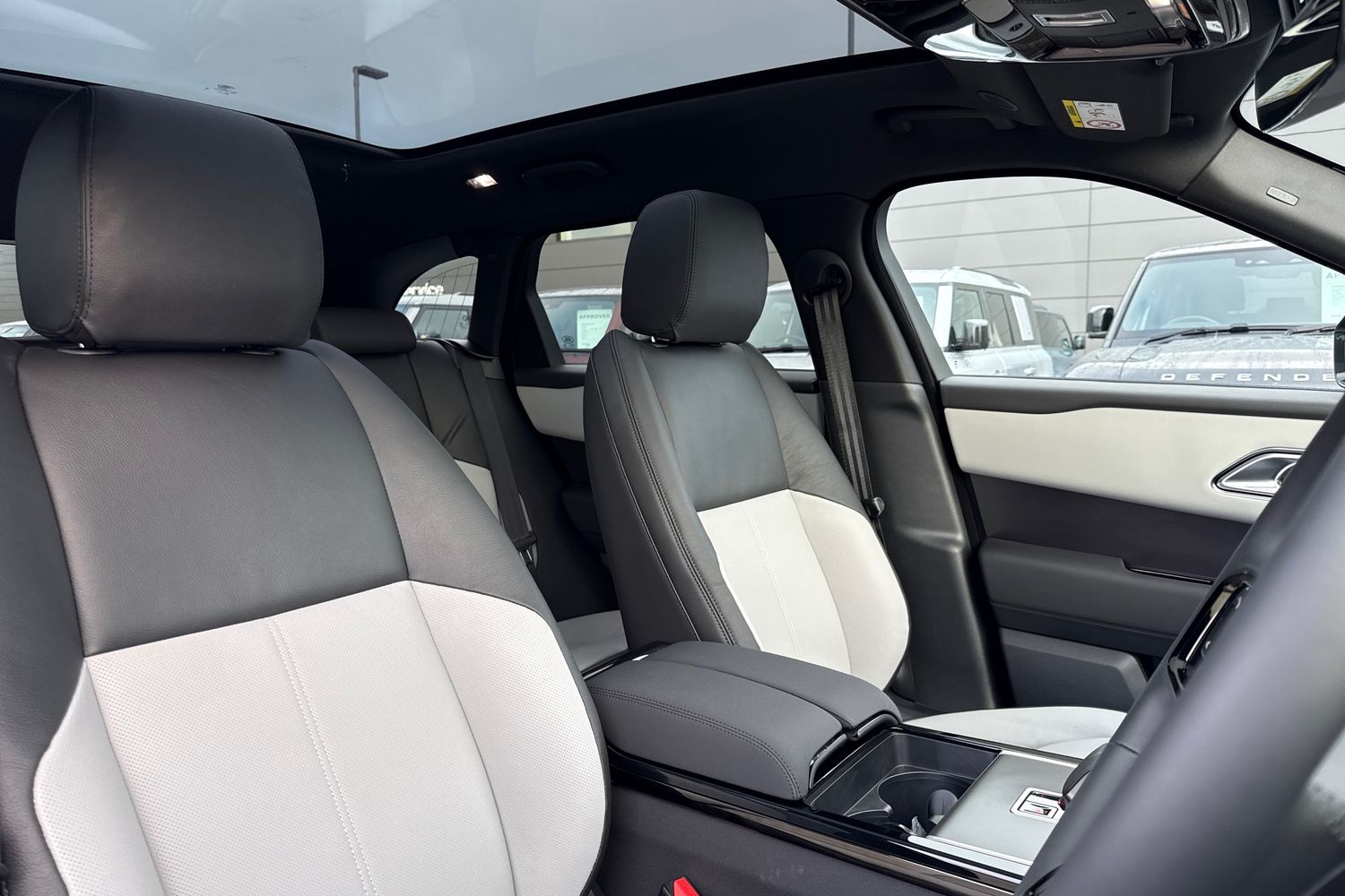 Used Land Rover Range Rover Velar 2026 for sale - 78122493: Photo 10