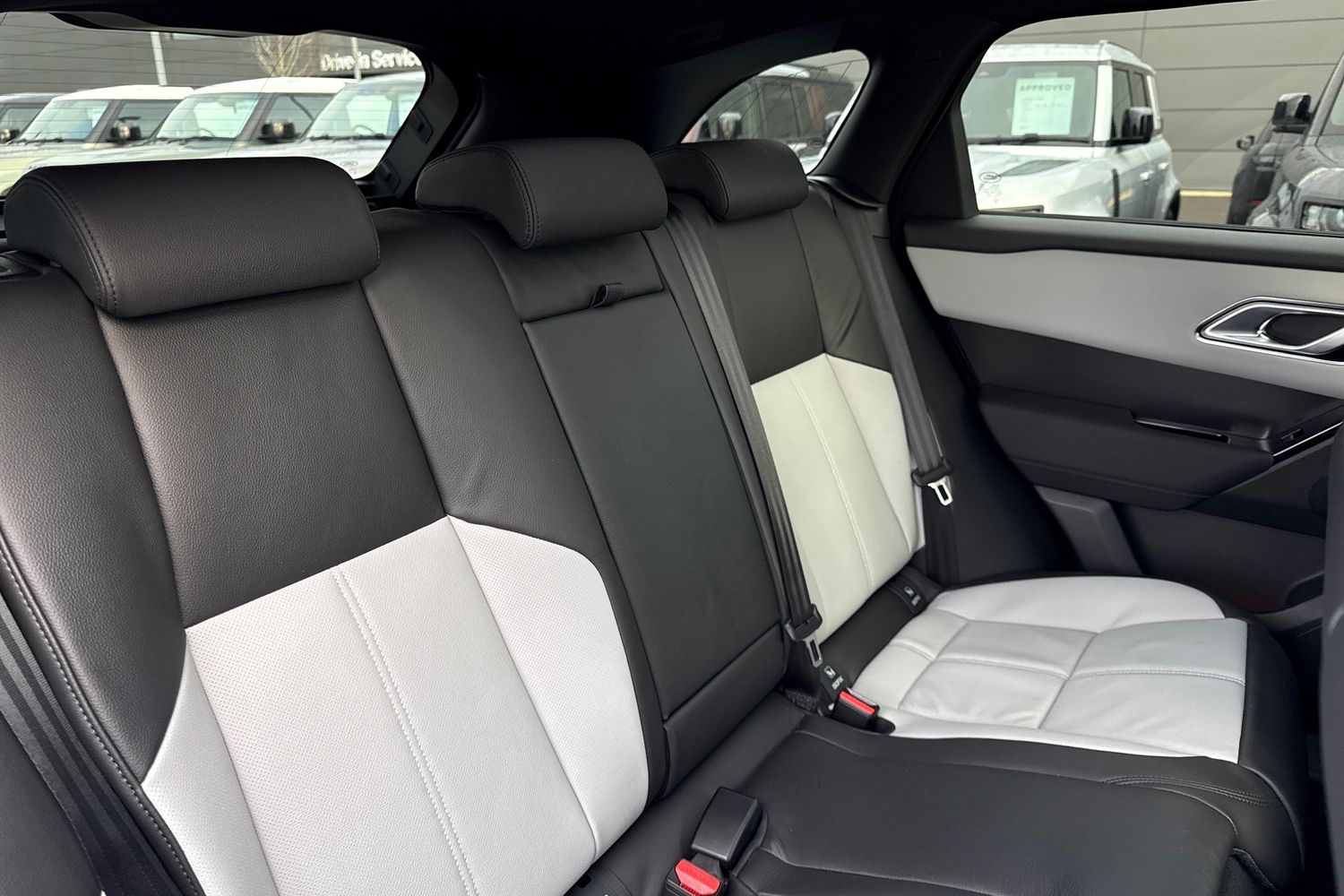 Used Land Rover Range Rover Velar 2026 for sale - 78122493: Photo 12