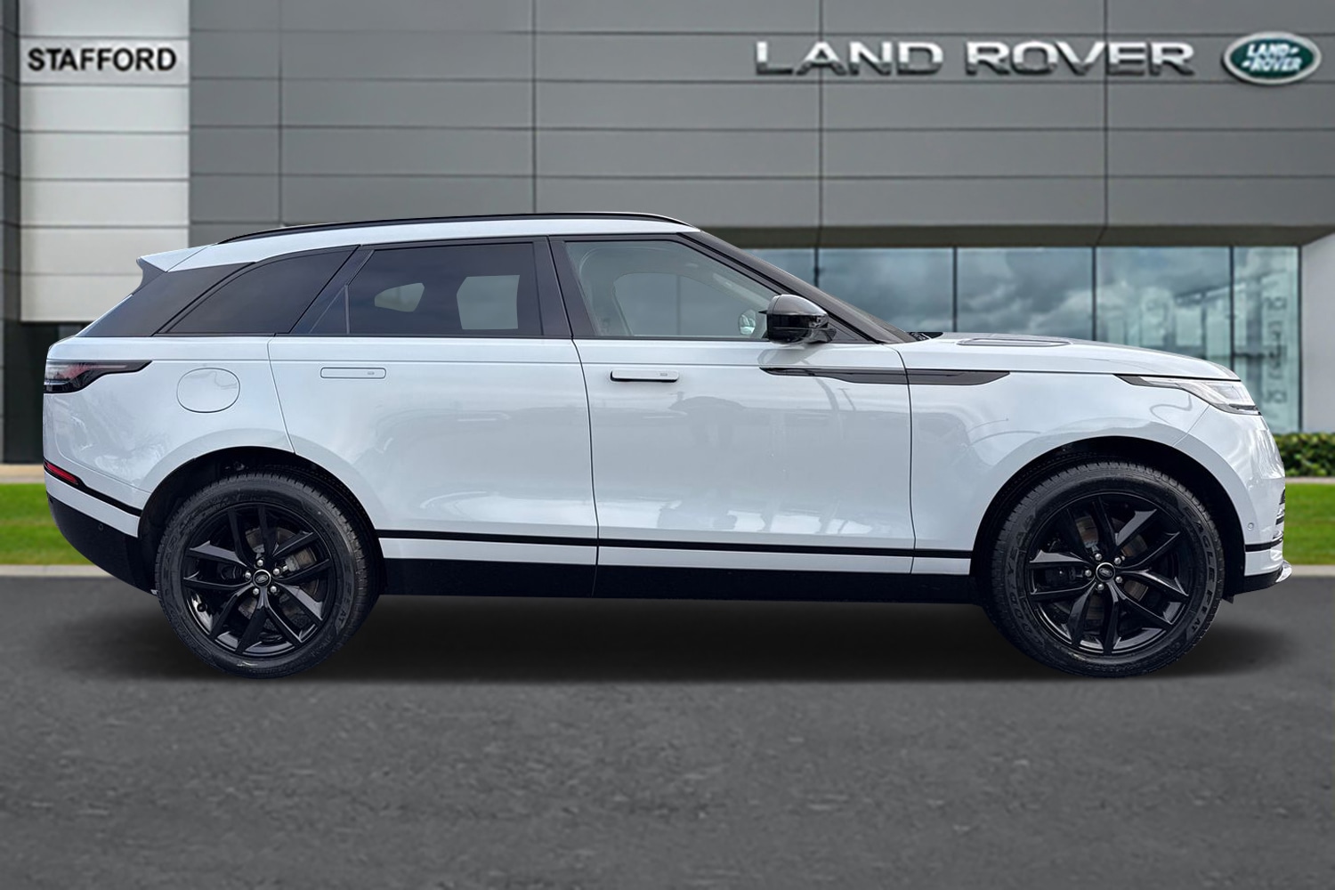 Used Land Rover Range Rover Velar 2026 for sale - 78122493: Photo 5