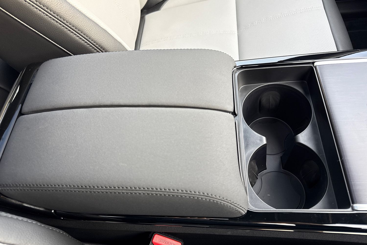 Used Land Rover Range Rover Velar 2026 for sale - 78122493: Photo 54