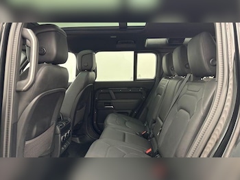 Used Land Rover Defender 110 2025 for sale - 79570978: Photo