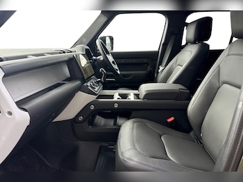 Used Land Rover Defender 110 2025 for sale - 75957747: Photo