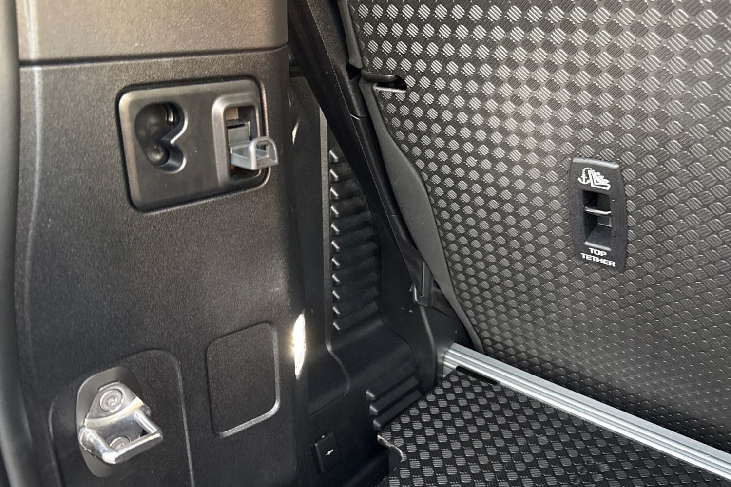 Used Land Rover Defender 90 2024 for sale - 76711813: Photo 28