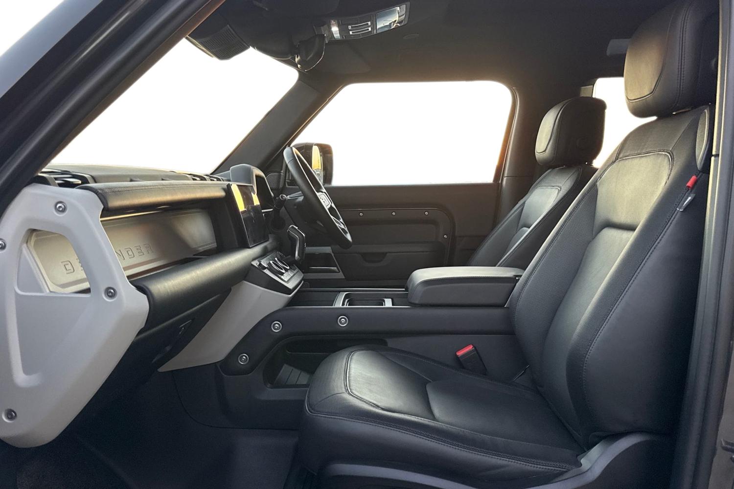 Used Land Rover Defender 90 2024 for sale - 76711813: Photo 3