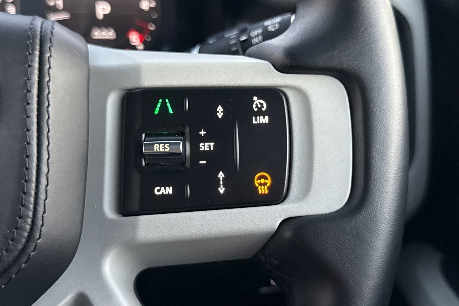 Used Land Rover Defender 90 2024 for sale - 76711813: Photo 32