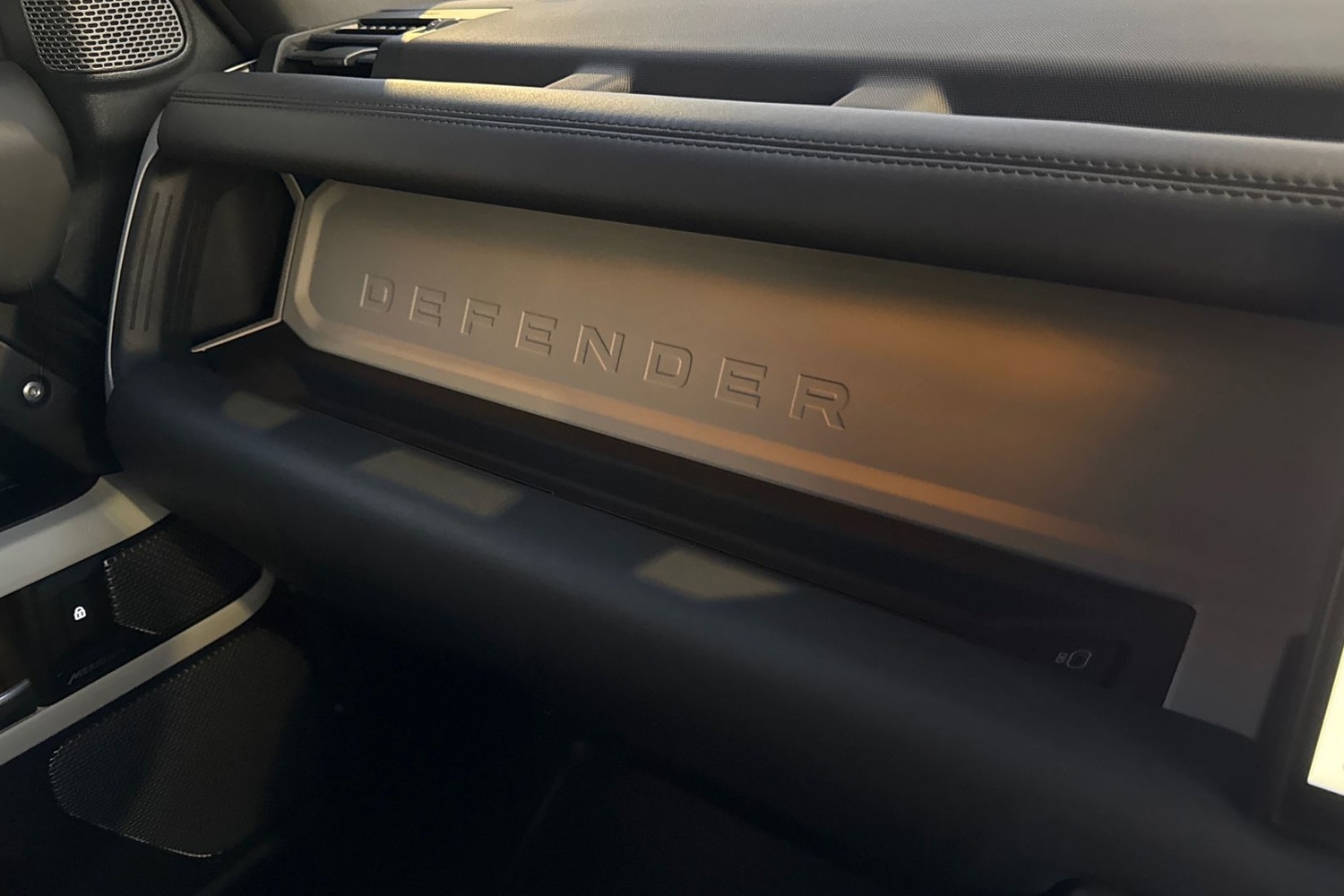 Used Land Rover Defender 90 2024 for sale - 76711813: Photo 44