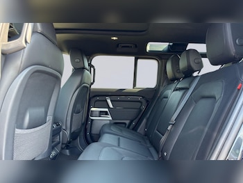 Used Land Rover Defender 110 2023 for sale - 75673997: Photo