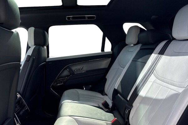 Used Land Rover Range Rover Sport 2024 for sale - 76065126: Photo 4