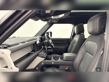 Used Land Rover Defender 110 2024 for sale - 78655226: Photo