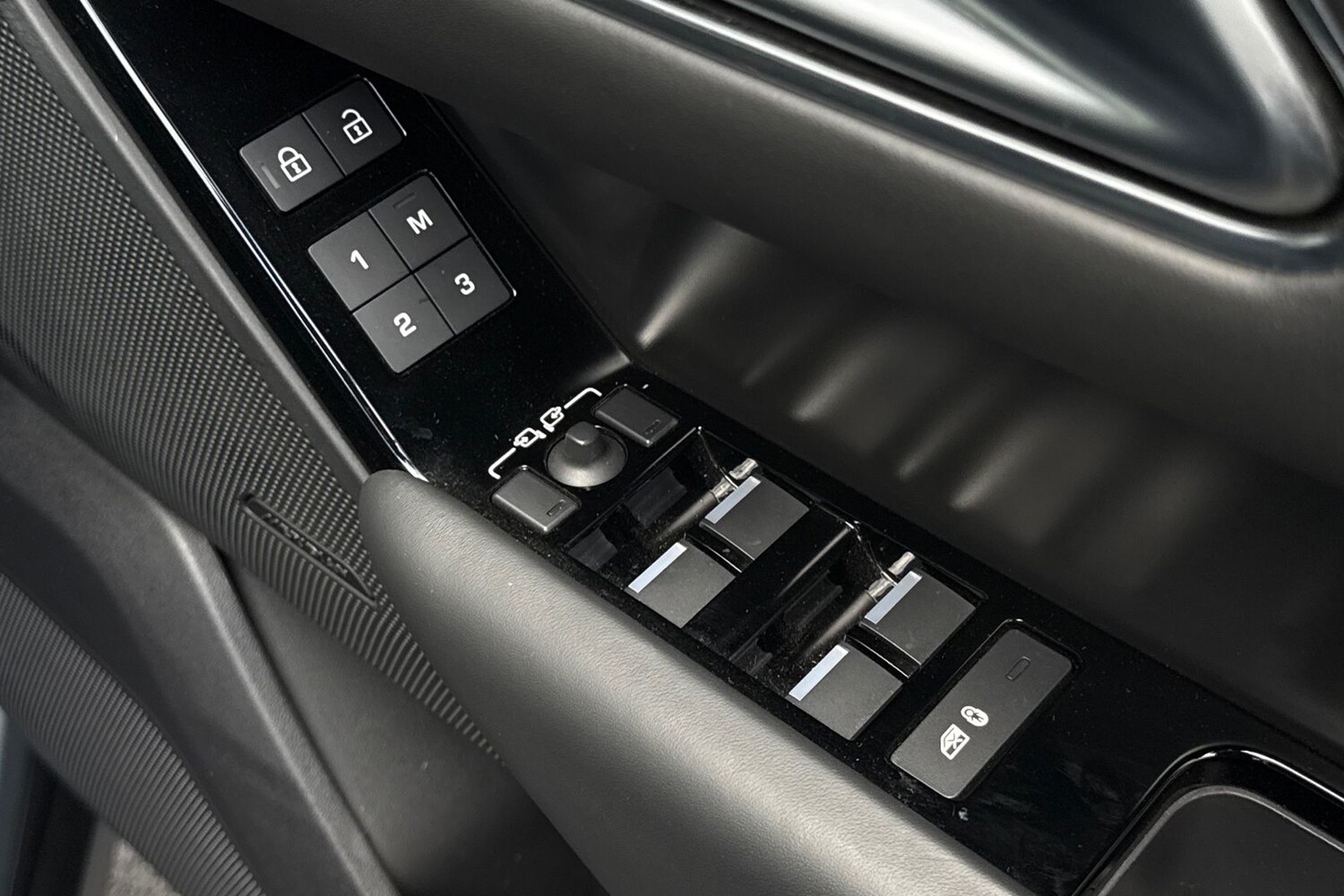 Used Land Rover Range Rover Velar 2023 for sale - 77728722: Photo 26