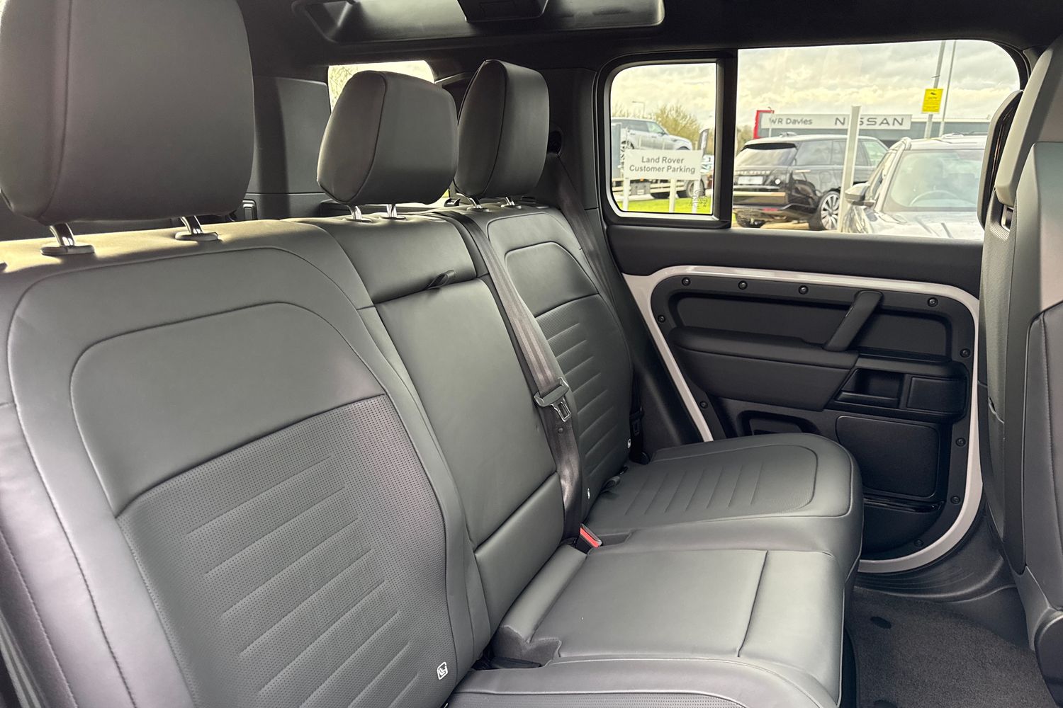 Used Land Rover Defender 110 2026 for sale - 77083927: Photo 12