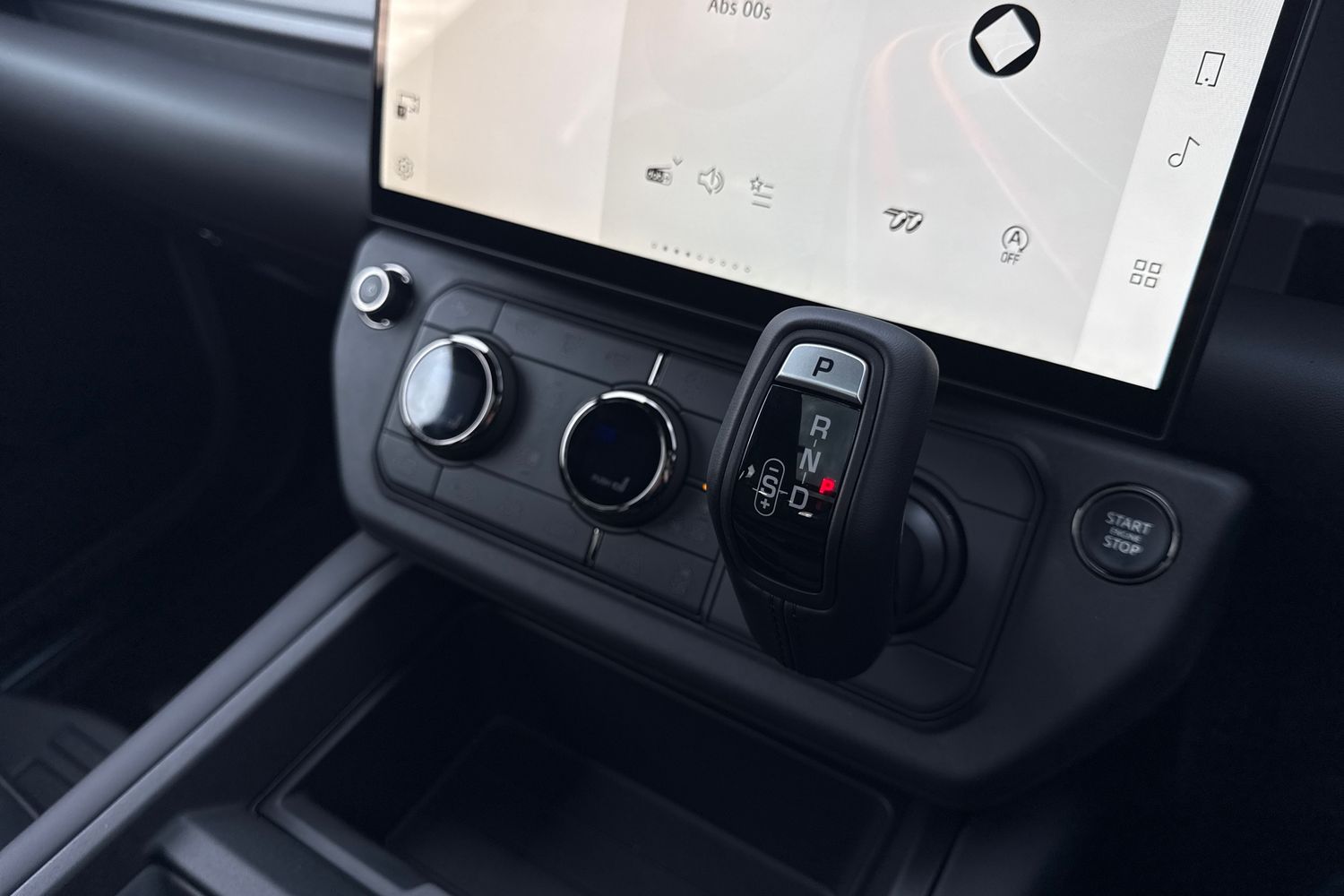 Used Land Rover Defender 110 2026 for sale - 77083927: Photo 16