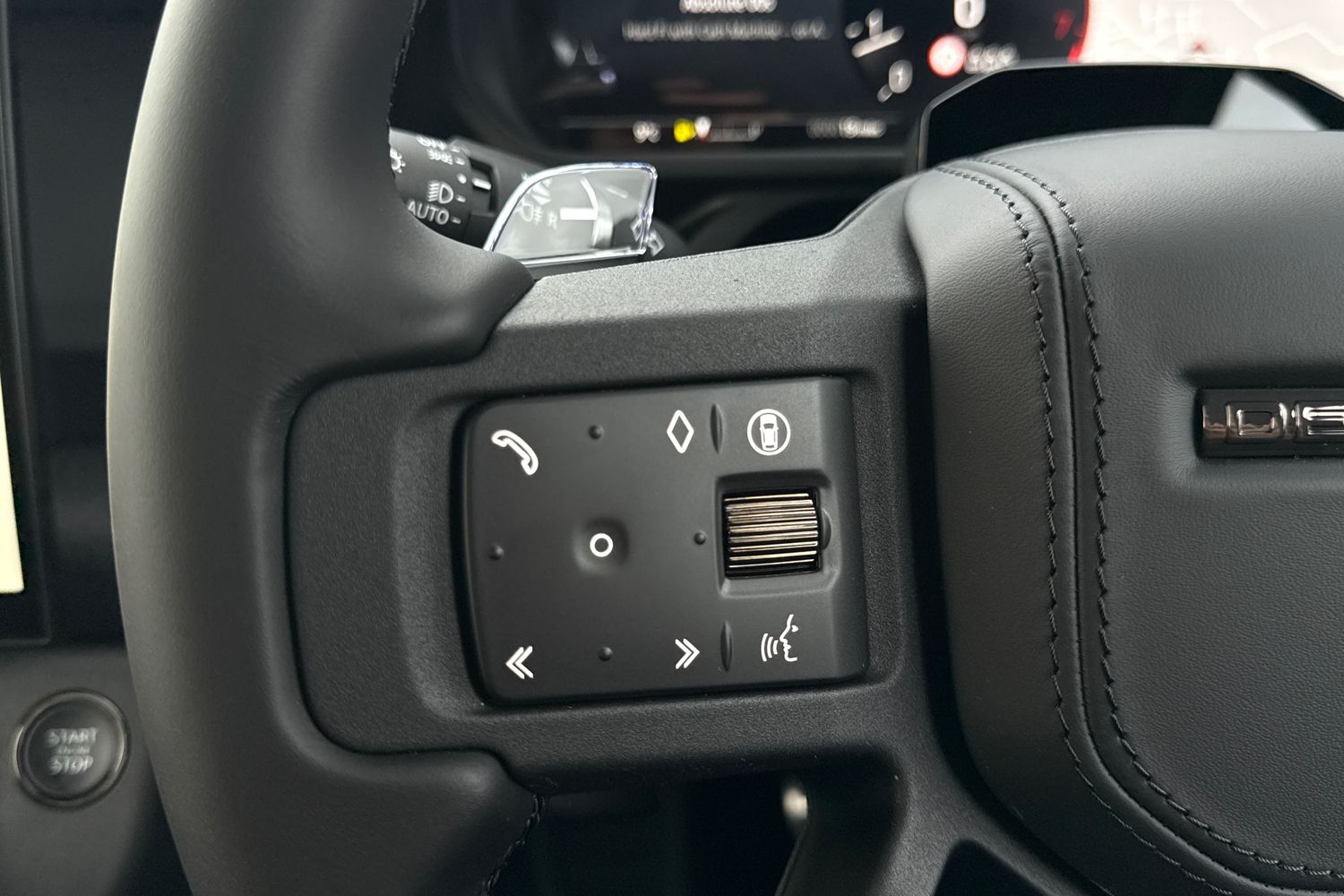 Used Land Rover Defender 110 2026 for sale - 77083927: Photo 17