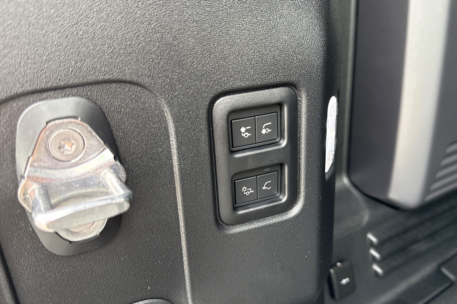 Used Land Rover Defender 110 2026 for sale - 77083927: Photo 40