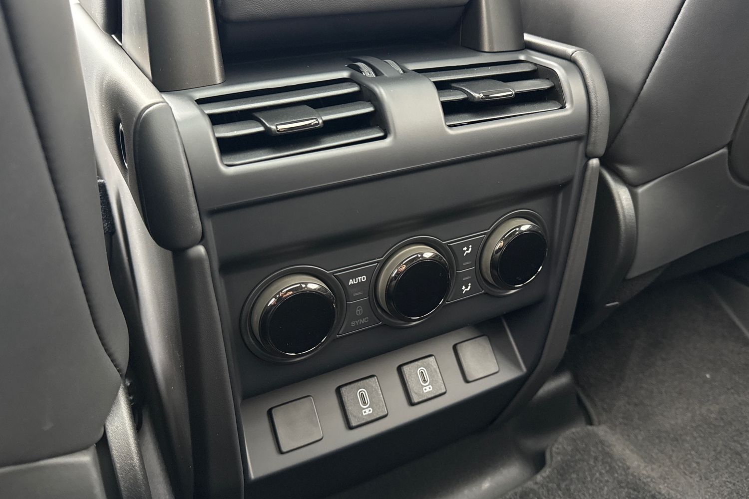 Used Land Rover Defender 110 2026 for sale - 77083927: Photo 42