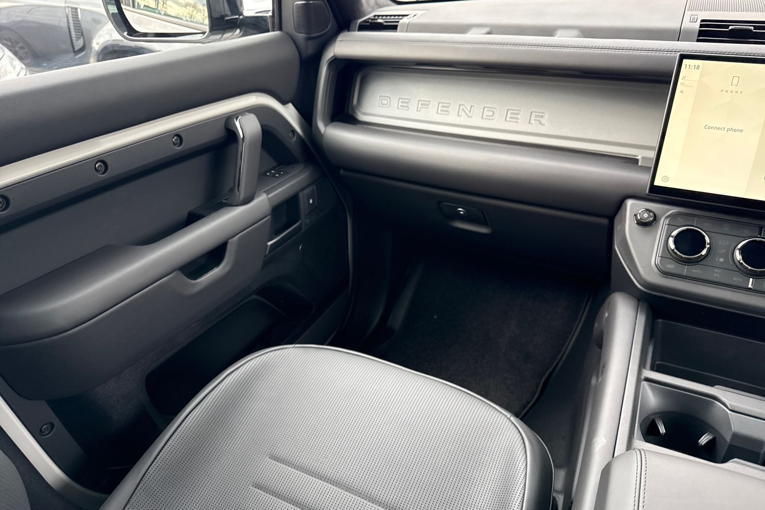 Used Land Rover Defender 110 2026 for sale - 77083927: Photo 44