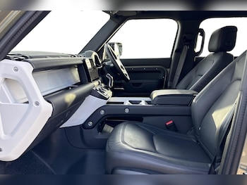 Used Land Rover Defender 2025 for sale - 77899323: Photo