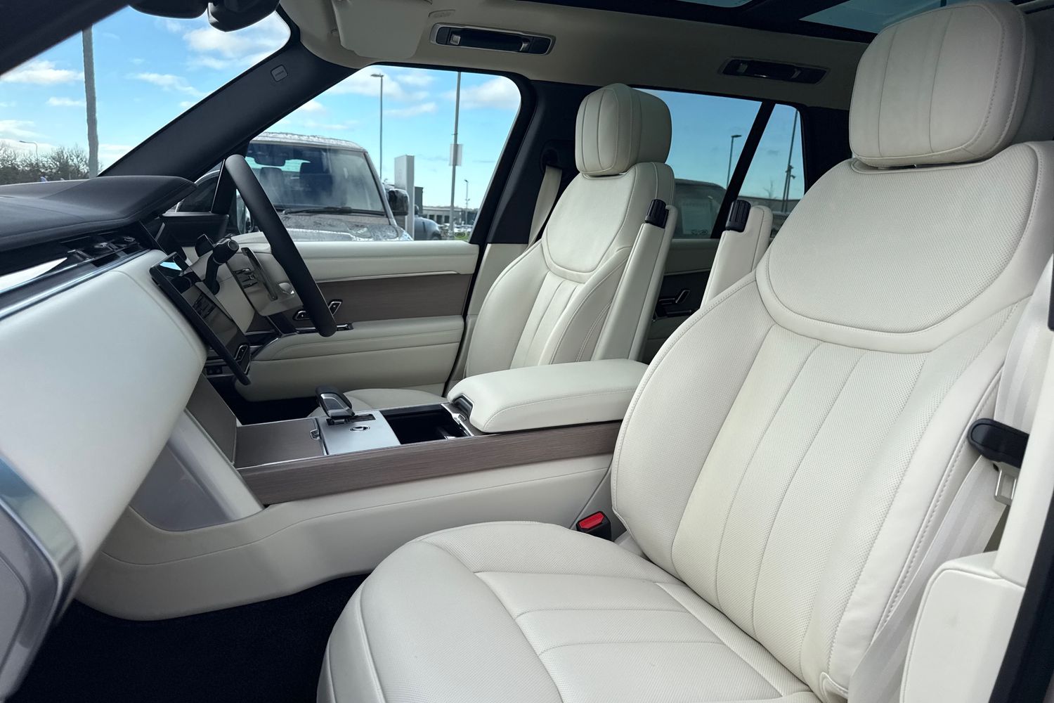 Used Land Rover Range Rover 2026 for sale - 76590436: Photo 11