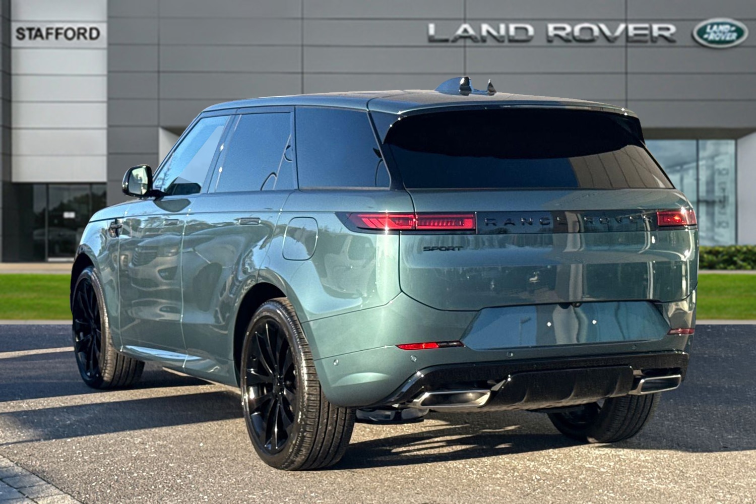 Used Land Rover Range Rover Sport 2026 for sale - 77436017: Photo 2