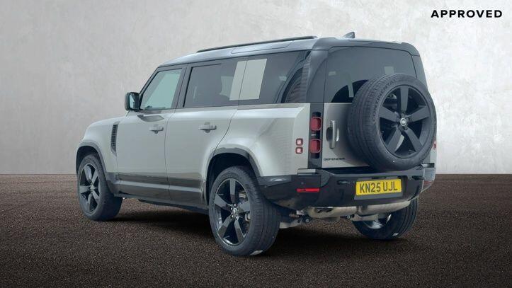 Used Land Rover Defender 110 2025 for sale - 77287145: Photo 2