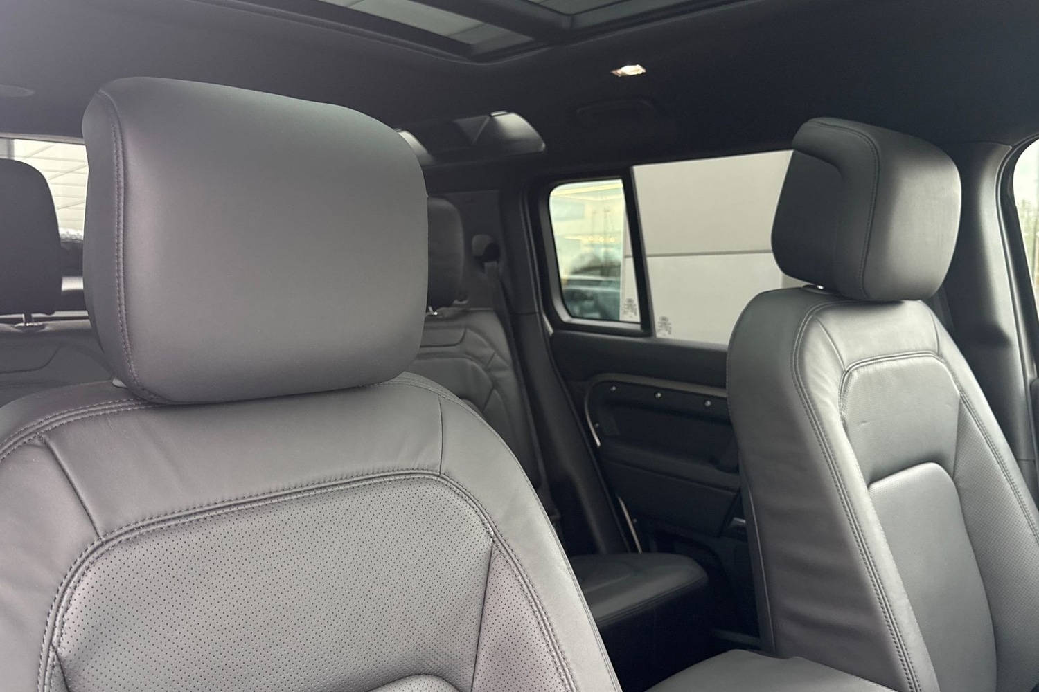 Used Land Rover Defender 110 2025 for sale - 77287145: Photo 22