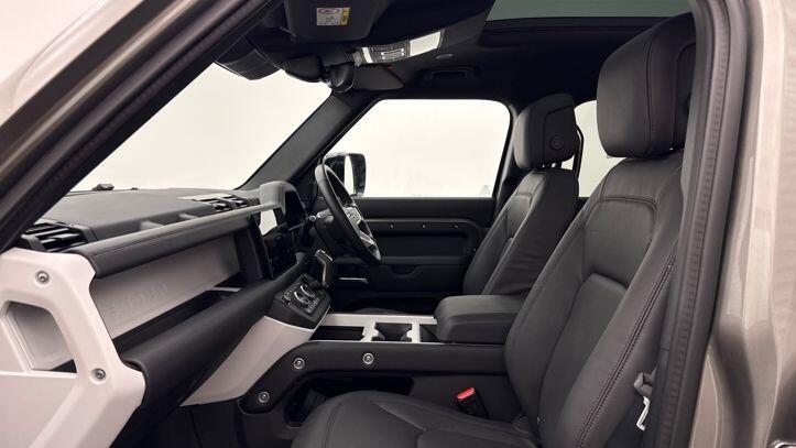 Used Land Rover Defender 110 2025 for sale - 77287145: Photo 3