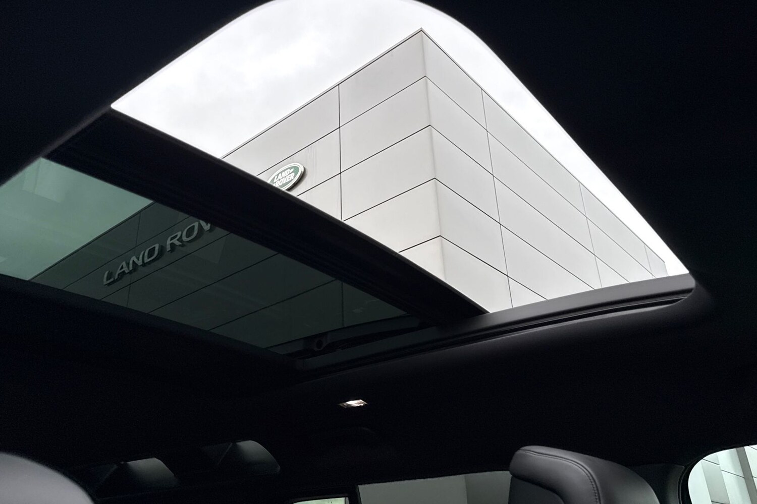 Used Land Rover Defender 110 2025 for sale - 77287145: Photo 33