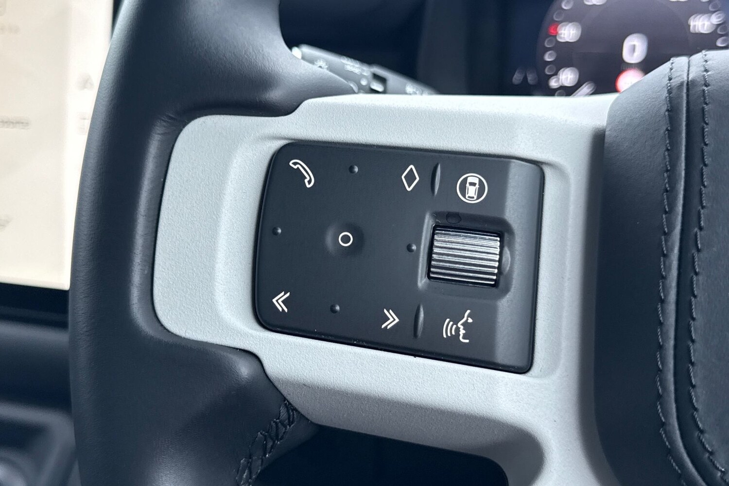 Used Land Rover Defender 110 2025 for sale - 77287145: Photo 35