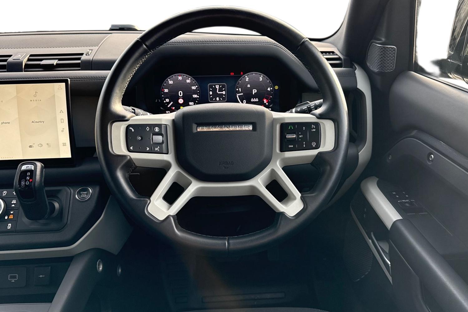 Used Land Rover Defender 90 2024 for sale - 76876110: Photo 16