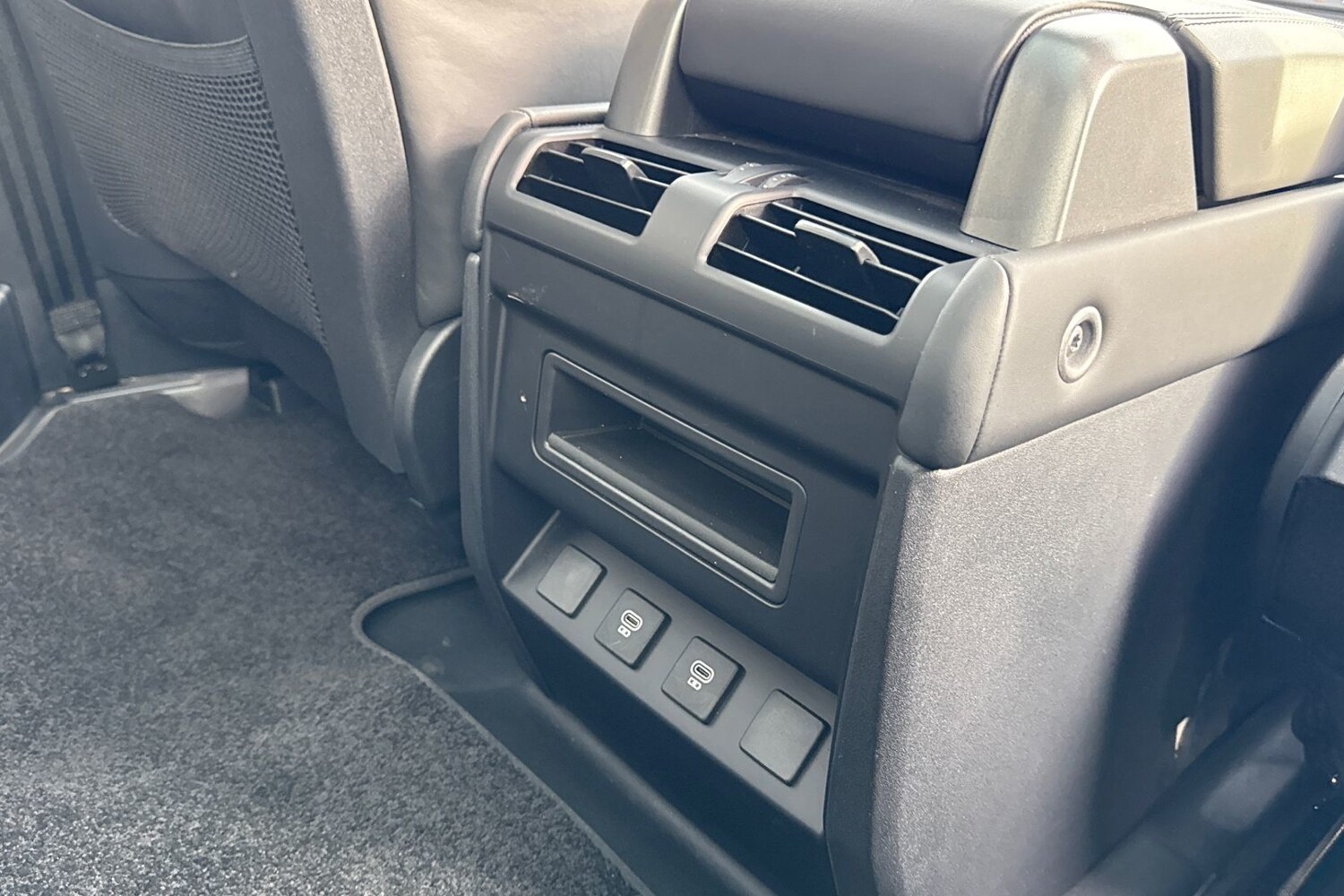 Used Land Rover Defender 90 2024 for sale - 76876110: Photo 19