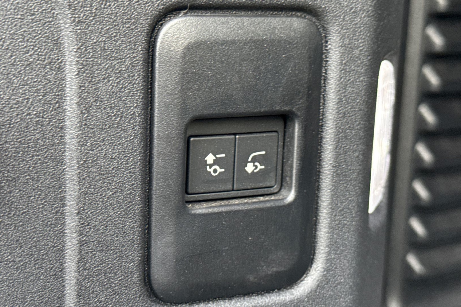 Used Land Rover Defender 90 2024 for sale - 76876110: Photo 28