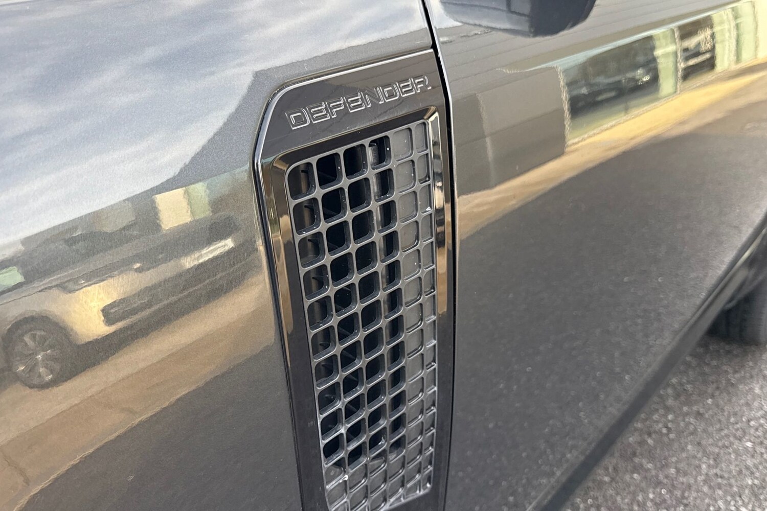 Used Land Rover Defender 90 2024 for sale - 76876110: Photo 29