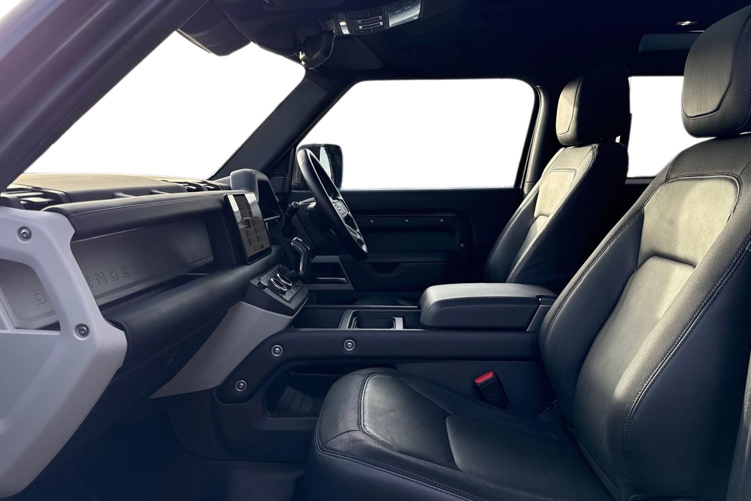 Used Land Rover Defender 90 2024 for sale - 76876110: Photo 3